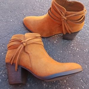 RESTOCKED! 🍂🖤Camel Western Ankle Boot